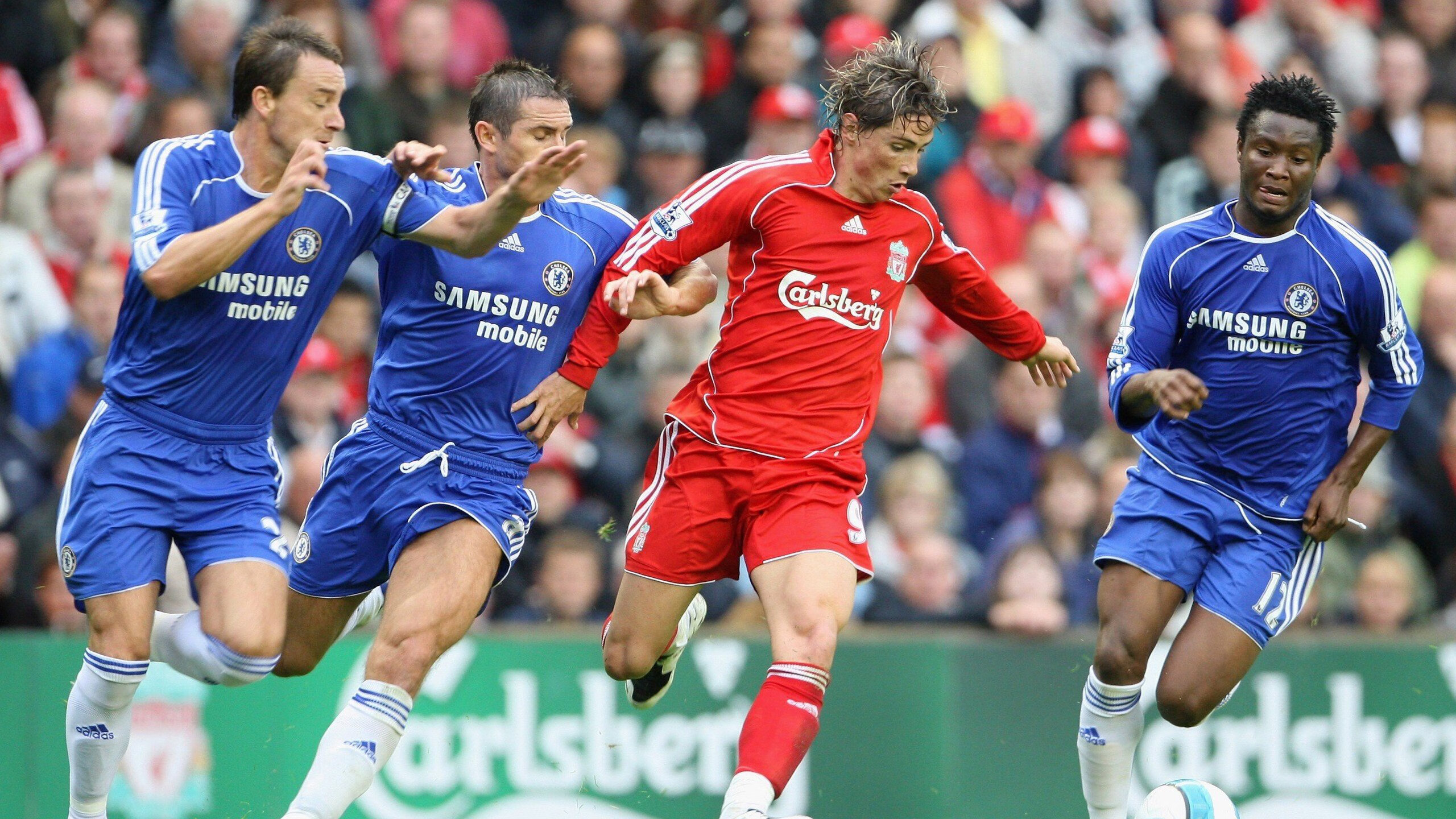 19岁荷兰新带刀后卫荷甲横空出世5大欧洲豪门疯抢,荷兰足球后卫